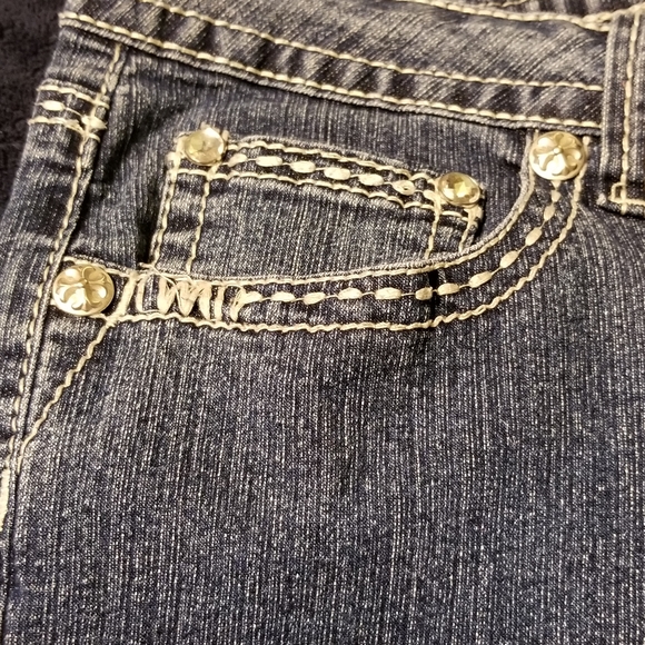 V.S.H. Women's Straight Leg Jean - Picture 5 of 13